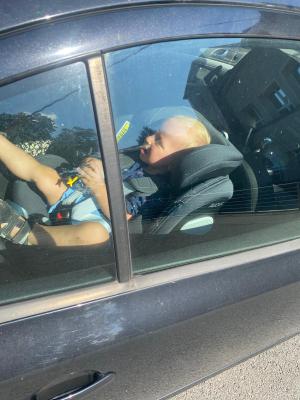 foto dítě v autě